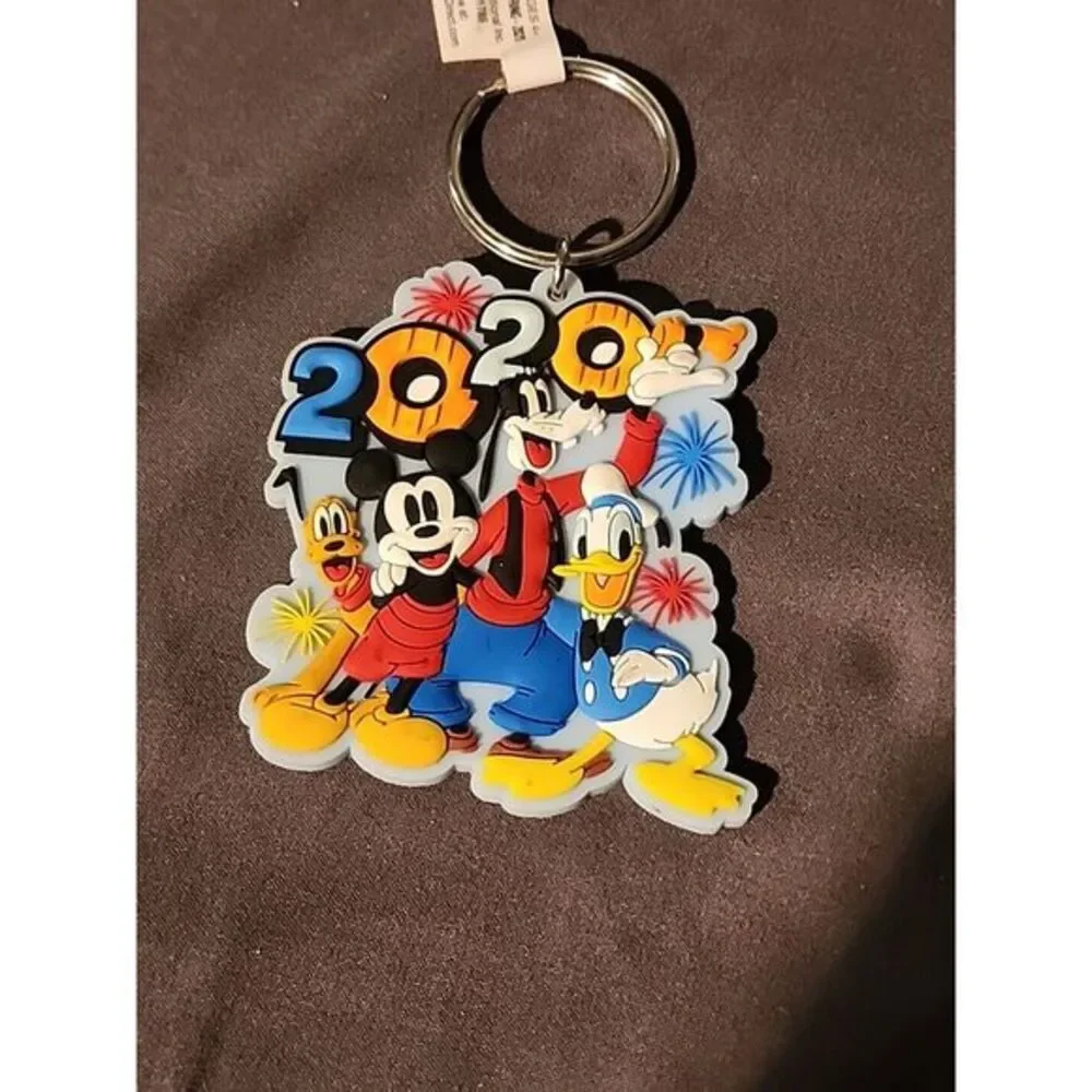 Rare Covid Year Disney Keychain Keyring - 2020 Logo Mickey and‎ Pals Keychain